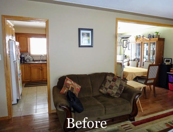 Transitional home design photo in Toronto