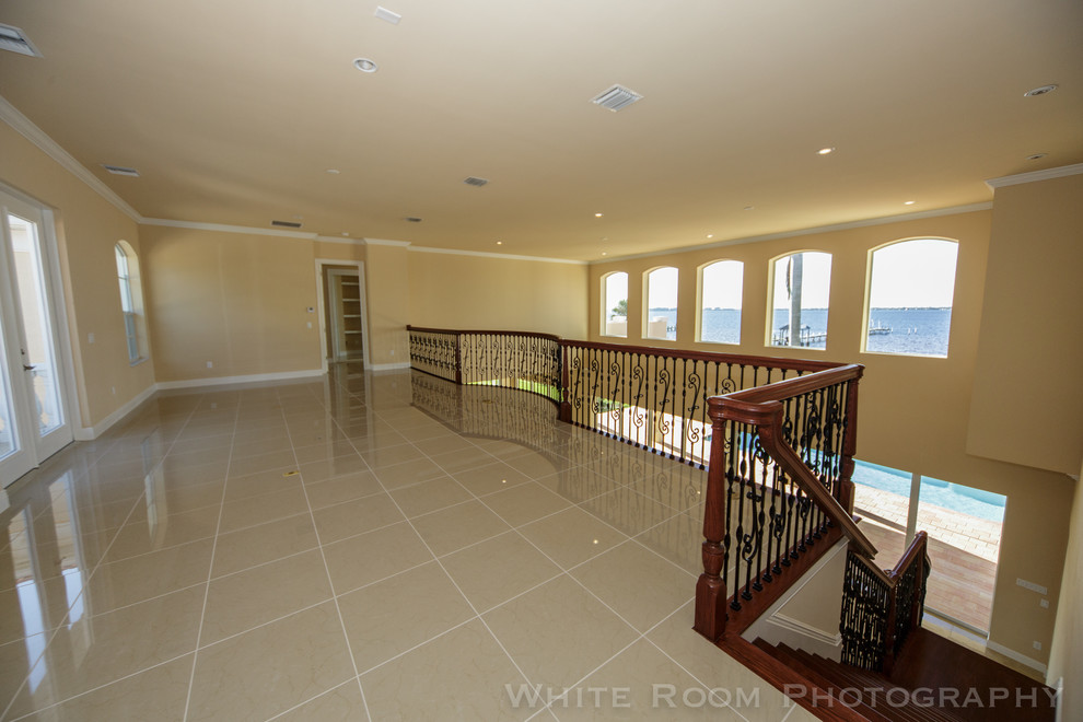 Home design - transitional home design idea