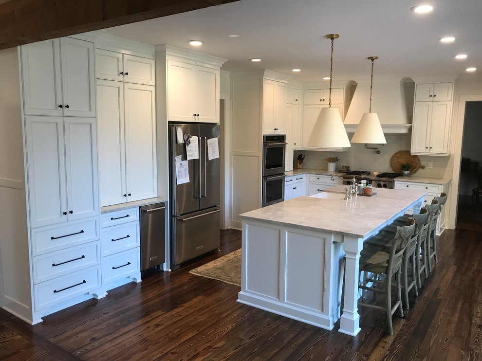 Kitchen - transitional kitchen idea