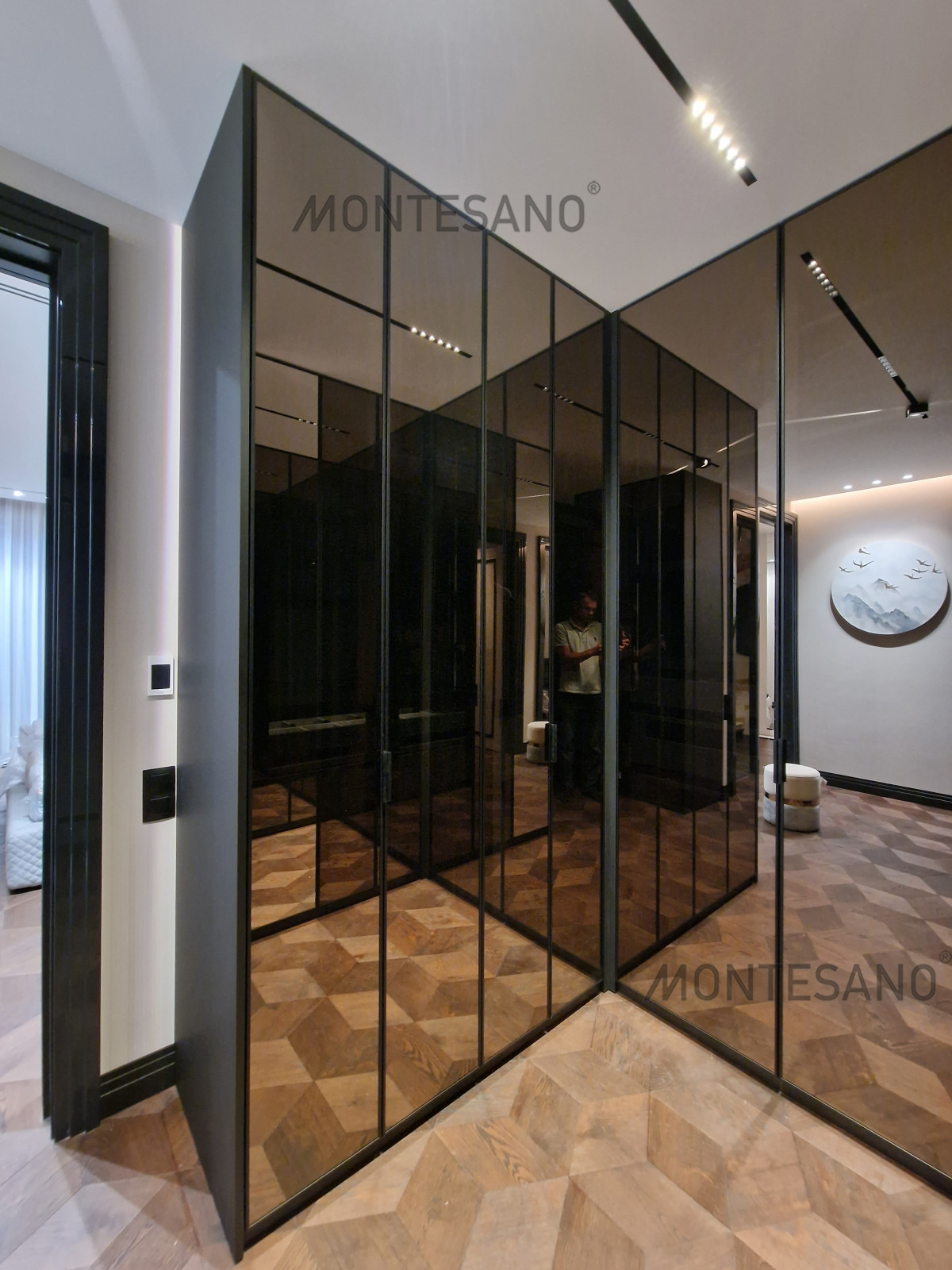 Стеклянный гардероб