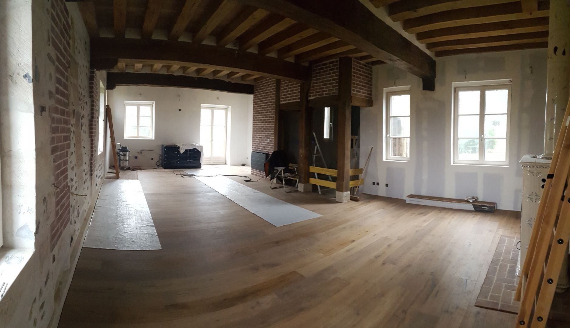Décoration d'un coin enfant dans le séjour d'une demeure du XVIII siècle.