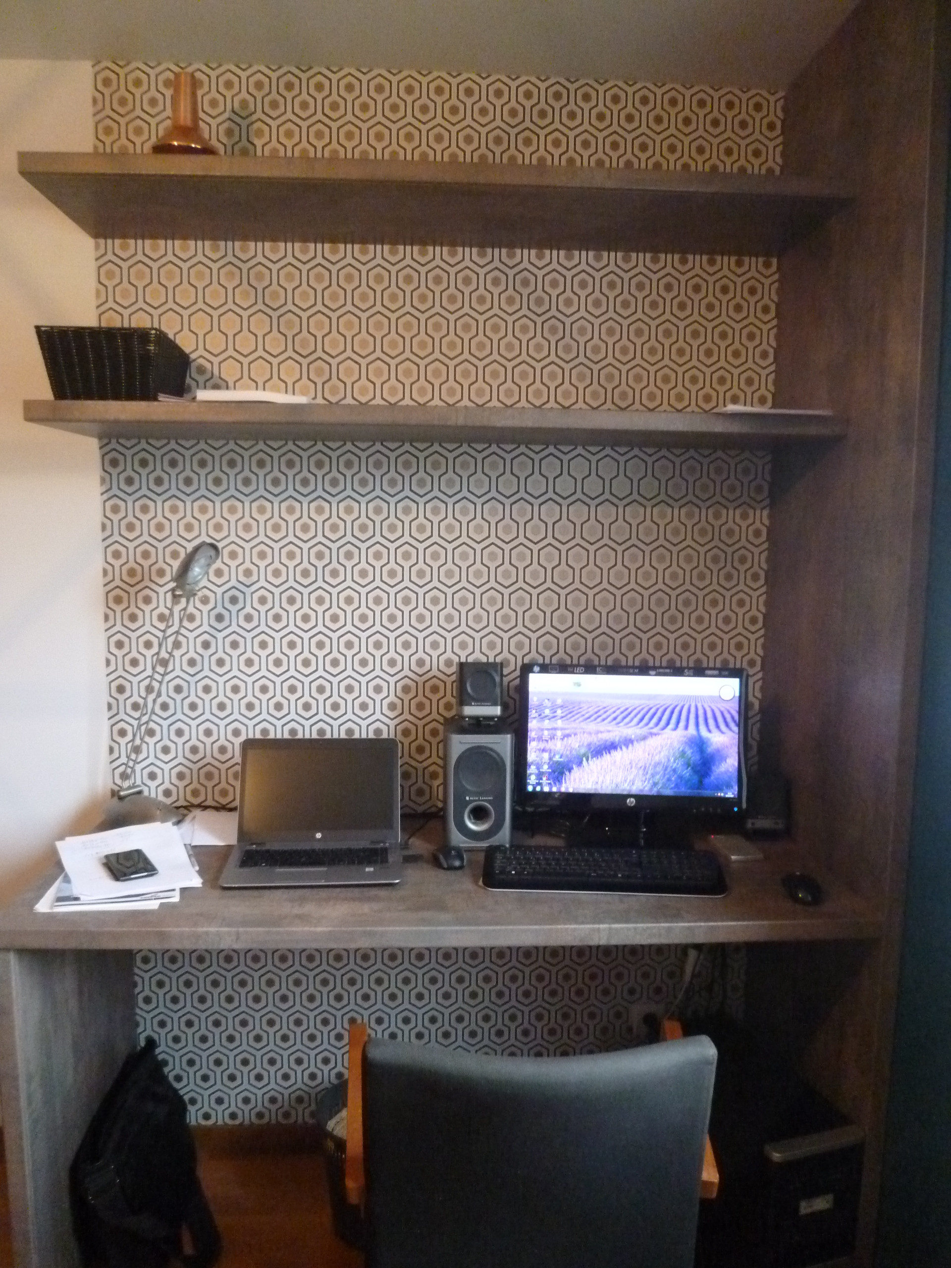 Rénovation d'une pièce à l'usage de bureau