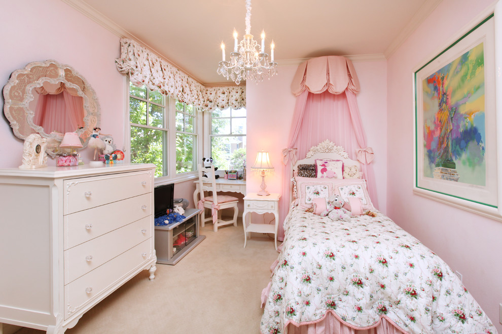 Tropical kids' bedroom in Orange County with pink walls and carpet for kids 4-10 years old and girls.