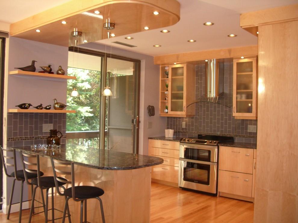 Kitchen - kitchen idea in Boston