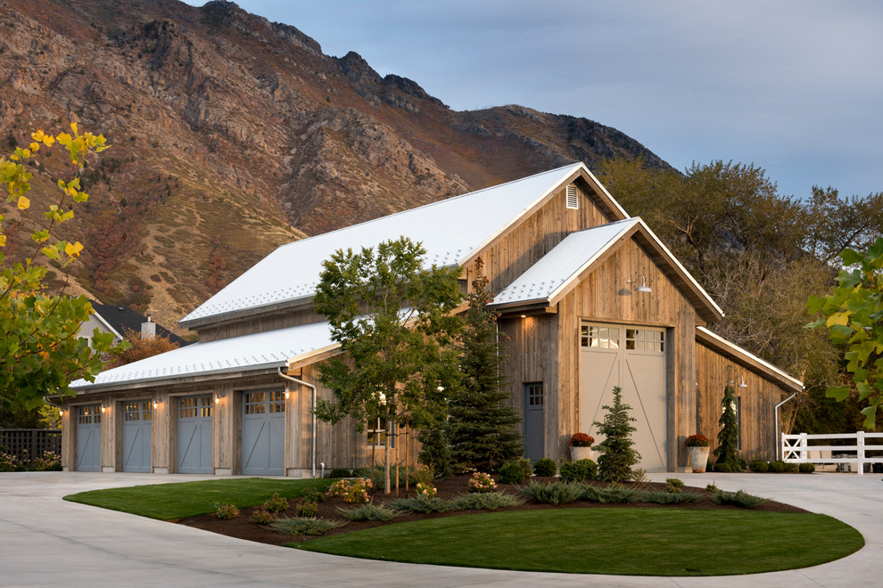 Photo of a country detached four-car garage in Salt Lake City.