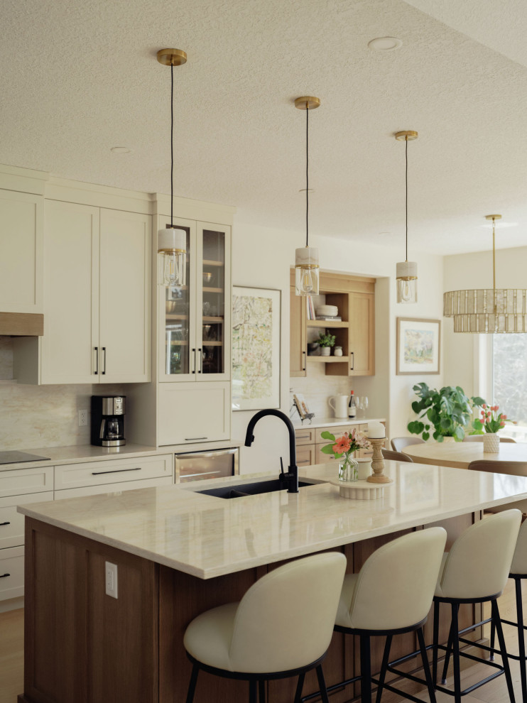 Kitchen - transitional kitchen idea in Edmonton