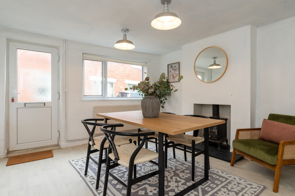 2 Post House - Stage to Sell