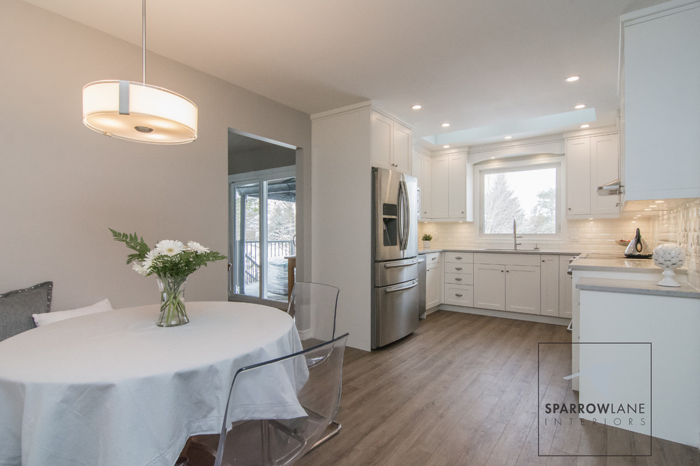 Inspiration for a transitional home design remodel in Toronto