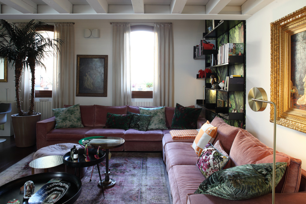 Inspiration for an eclectic living room in Venice.