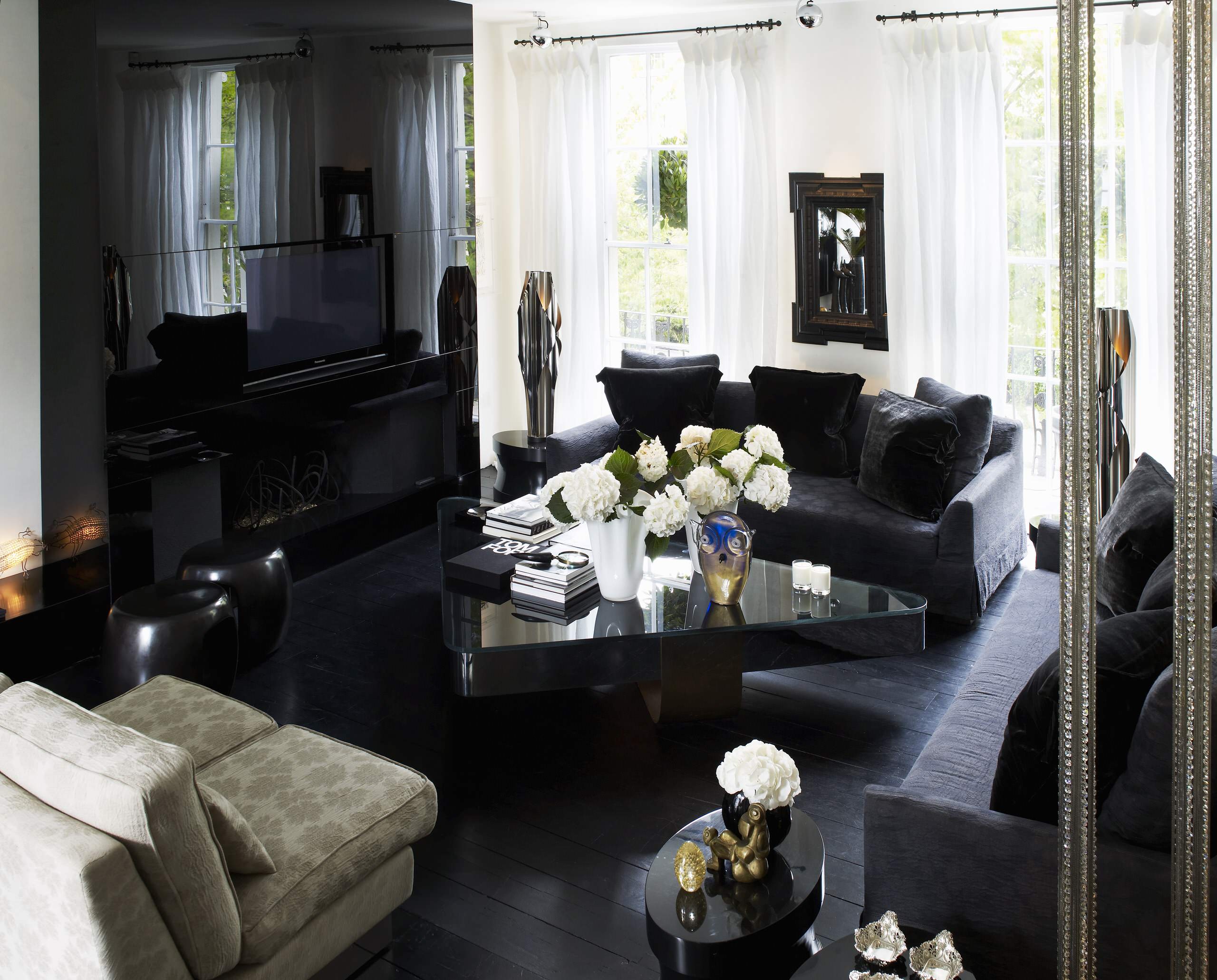 Entertaining: How to Dress Your Home For a Glamorous Get-together ...