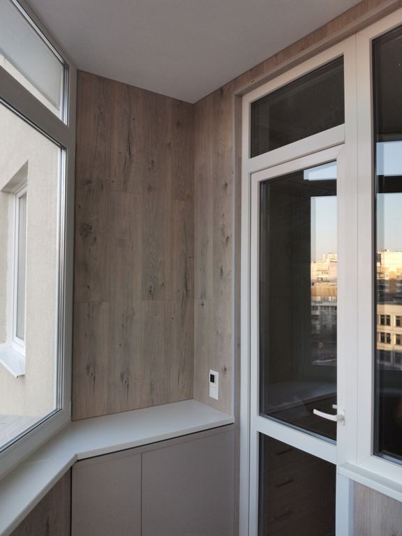 Остекление и отделка лоджии