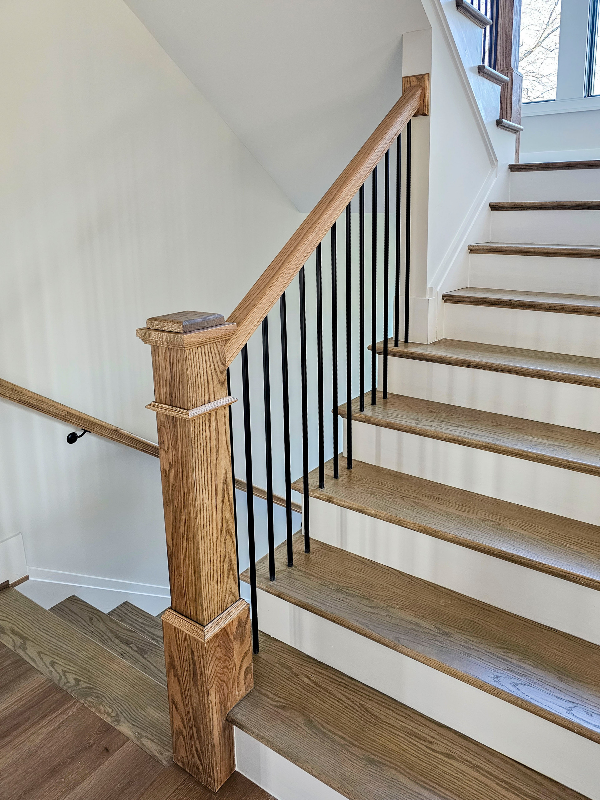 105_Modern and Bold U-Shaped Staircase, Vienna VA 22180