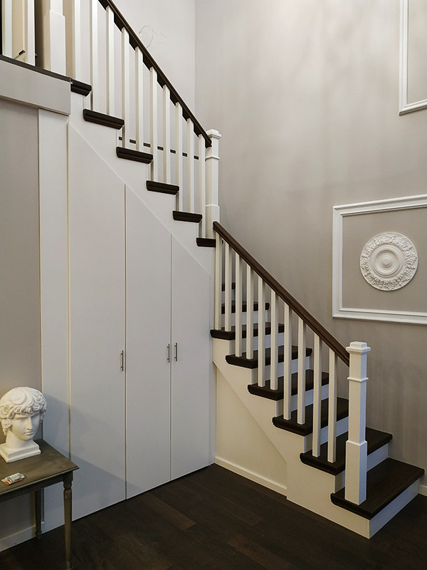 Лестница в двухуровневую квартиру