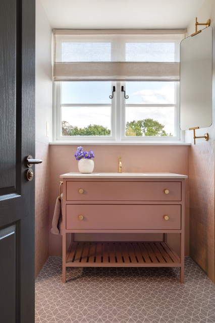 Wimbledon Common transitional-powder-room