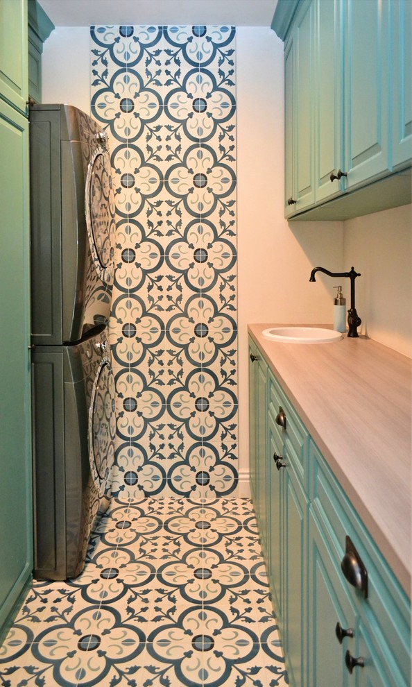 Inspiration for a mediterranean laundry room in Los Angeles.