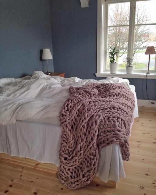Chunky scandinavian-bedroom