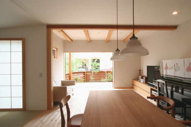 日進の家 moderno-comedor