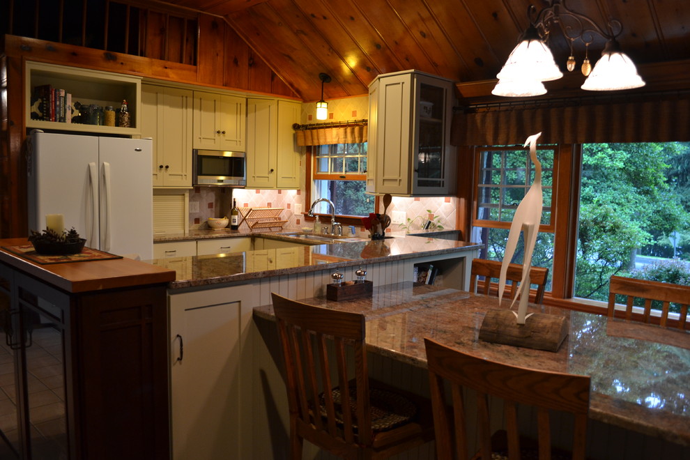 Harrisburg Kitchen with Plenty of Extra Storage, as well as Seating