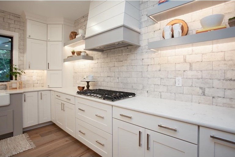 Kitchen - transitional kitchen idea in Cedar Rapids