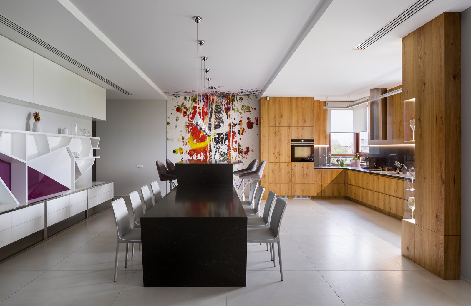 On the verge of illusion