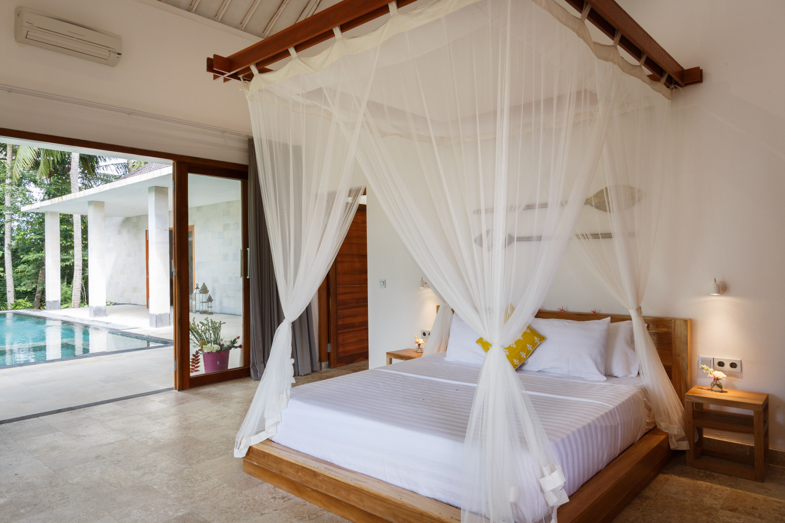 Вилла All Saints