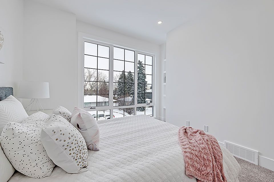 Home design - transitional home design idea in Calgary