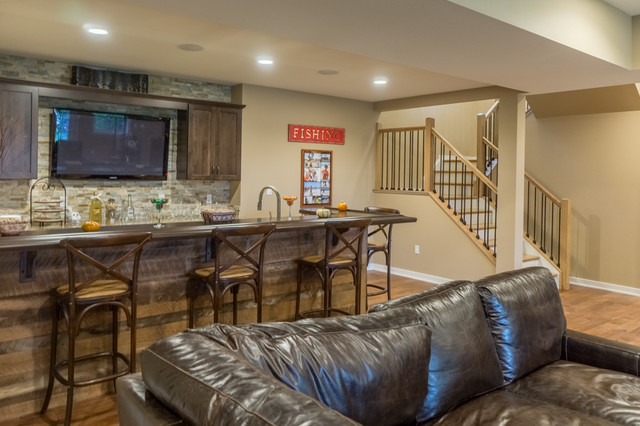 Lakefront Craftsman american-craftsman-hausbar