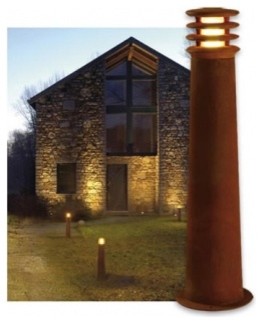 Rust outdoor lamp - large
