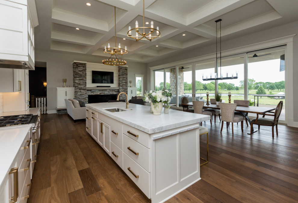 Kitchen - transitional kitchen idea in Cedar Rapids