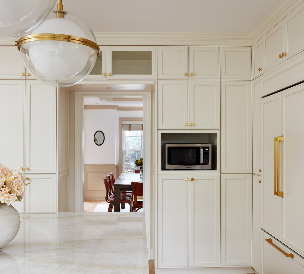 Kitchen - transitional kitchen idea in Bridgeport