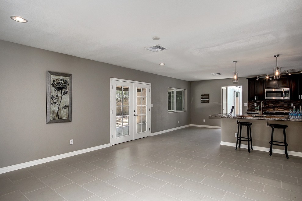 Inspiration for a rustic home design remodel in Phoenix