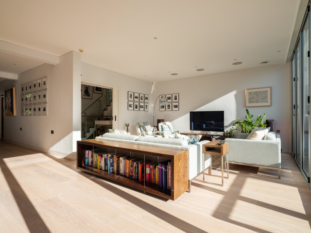 Hardy Road contemporary-vardagsrum