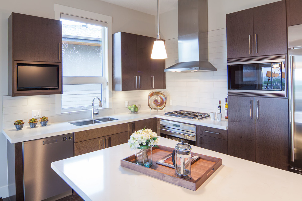 Design ideas for a contemporary kitchen in Calgary.