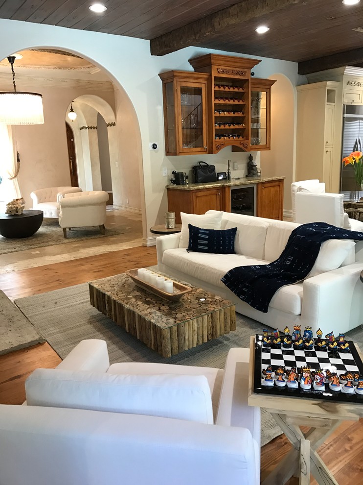 This is an example of a country family room in Miami.