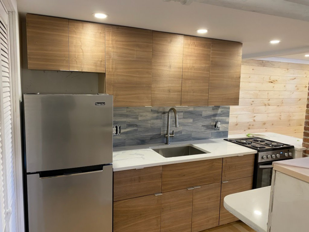 Kitchen - kitchen idea in Boston