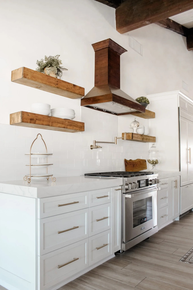Kitchen - transitional kitchen idea in Phoenix