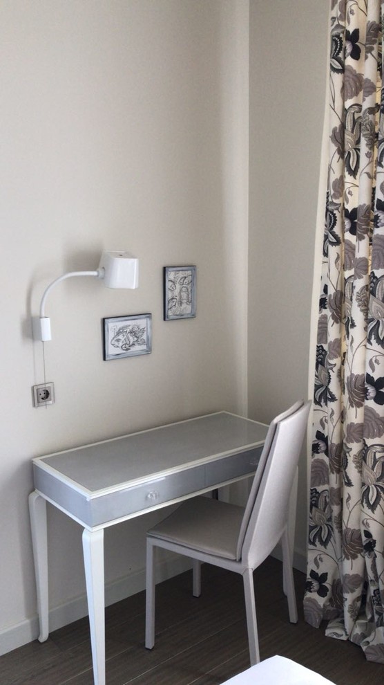 Украшение стен детской комнаты графическими работами в морском стиле