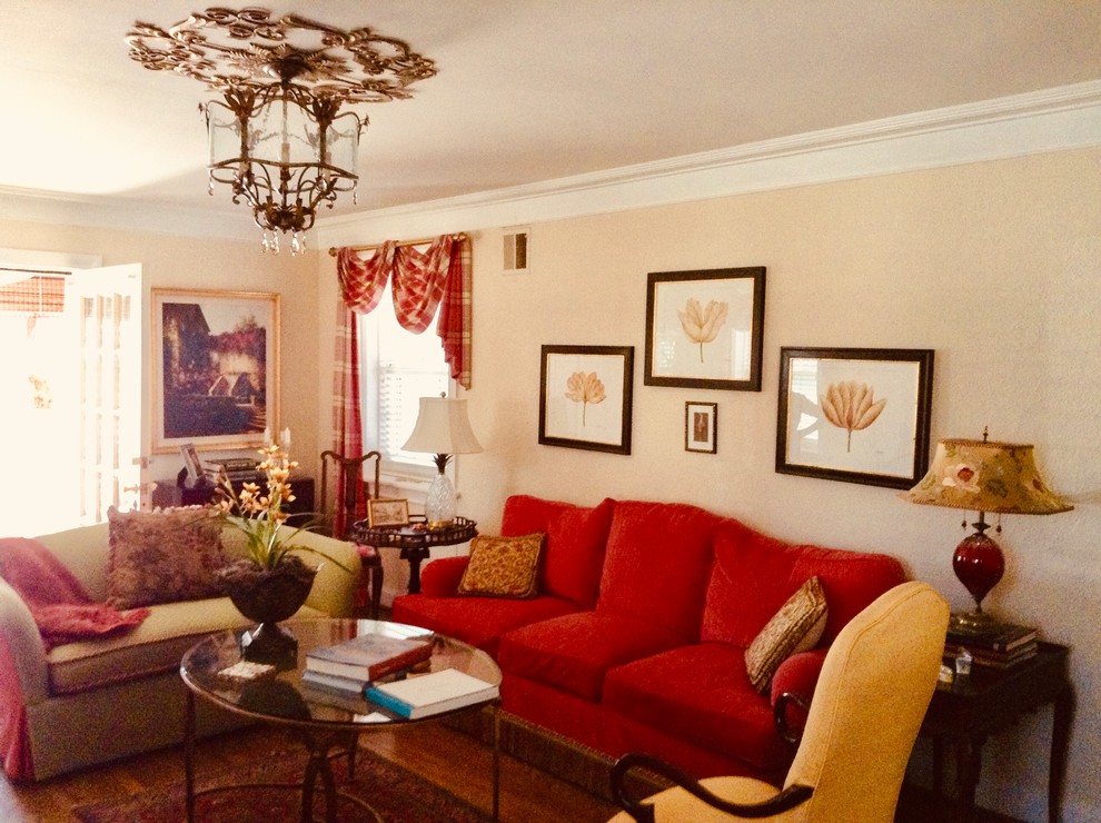 Traditional Living Room