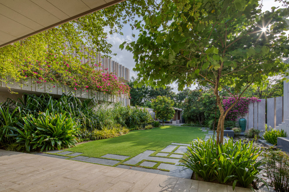 This is an example of a modern garden in Ahmedabad.