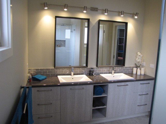 Bespoke ensuite trendy-badevaerelse