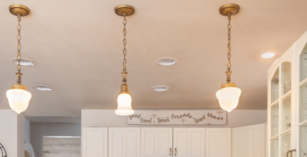 Transitional kitchen photo in Denver