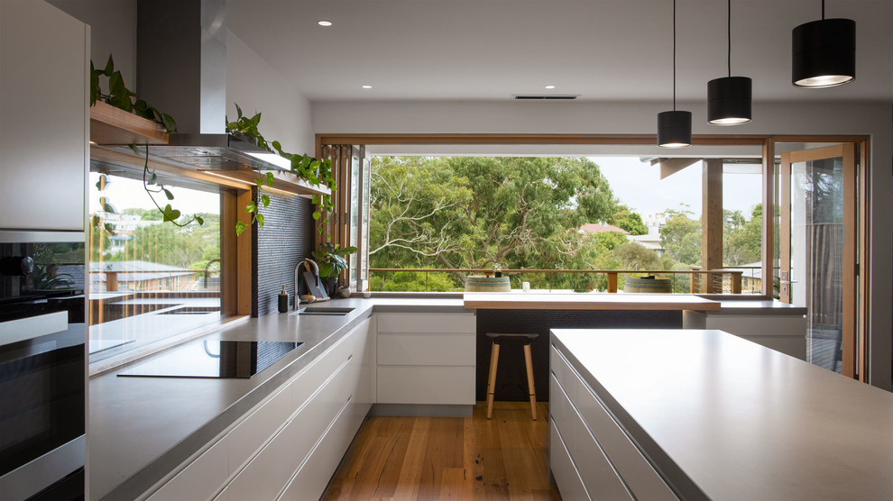 Inspiration for a contemporary kids' room in Melbourne.