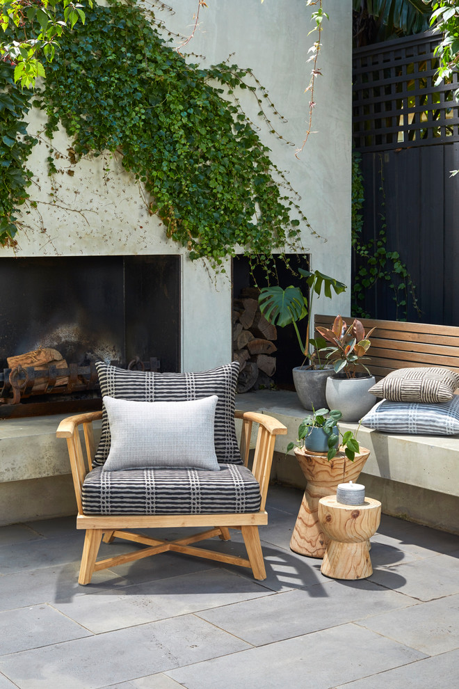 Transitional patio in Melbourne.