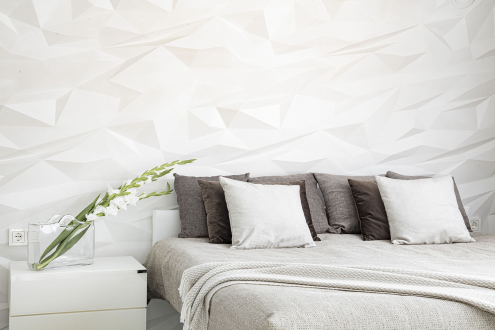 Большой красивый белый дом