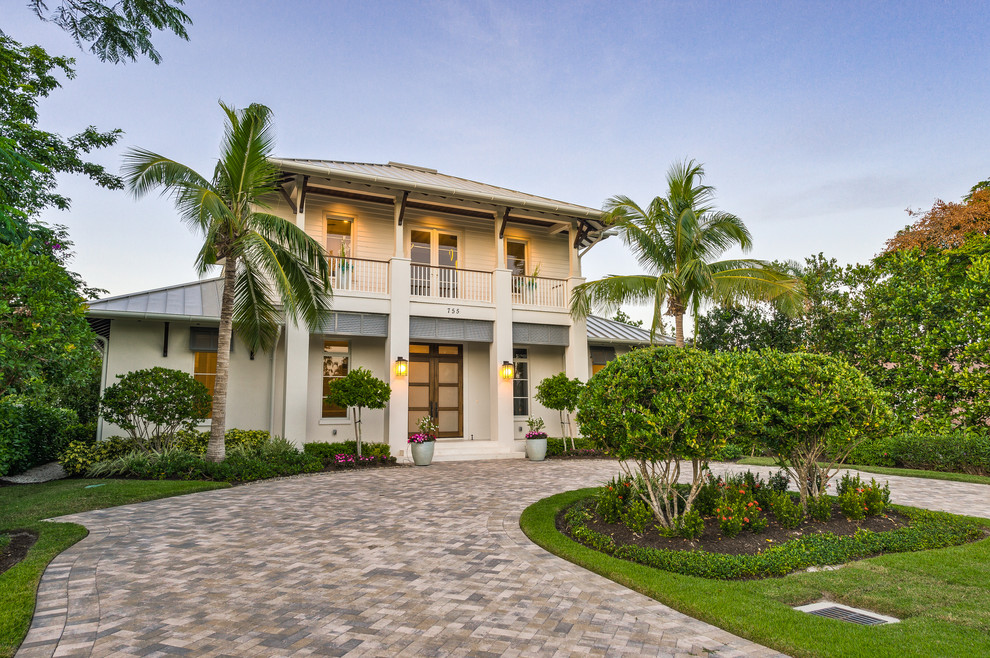 Inspiration for a transitional home design remodel in Miami