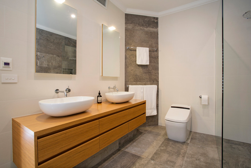 Contemporary bathroom in Melbourne.