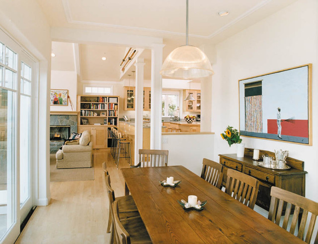 nantucket style dining room