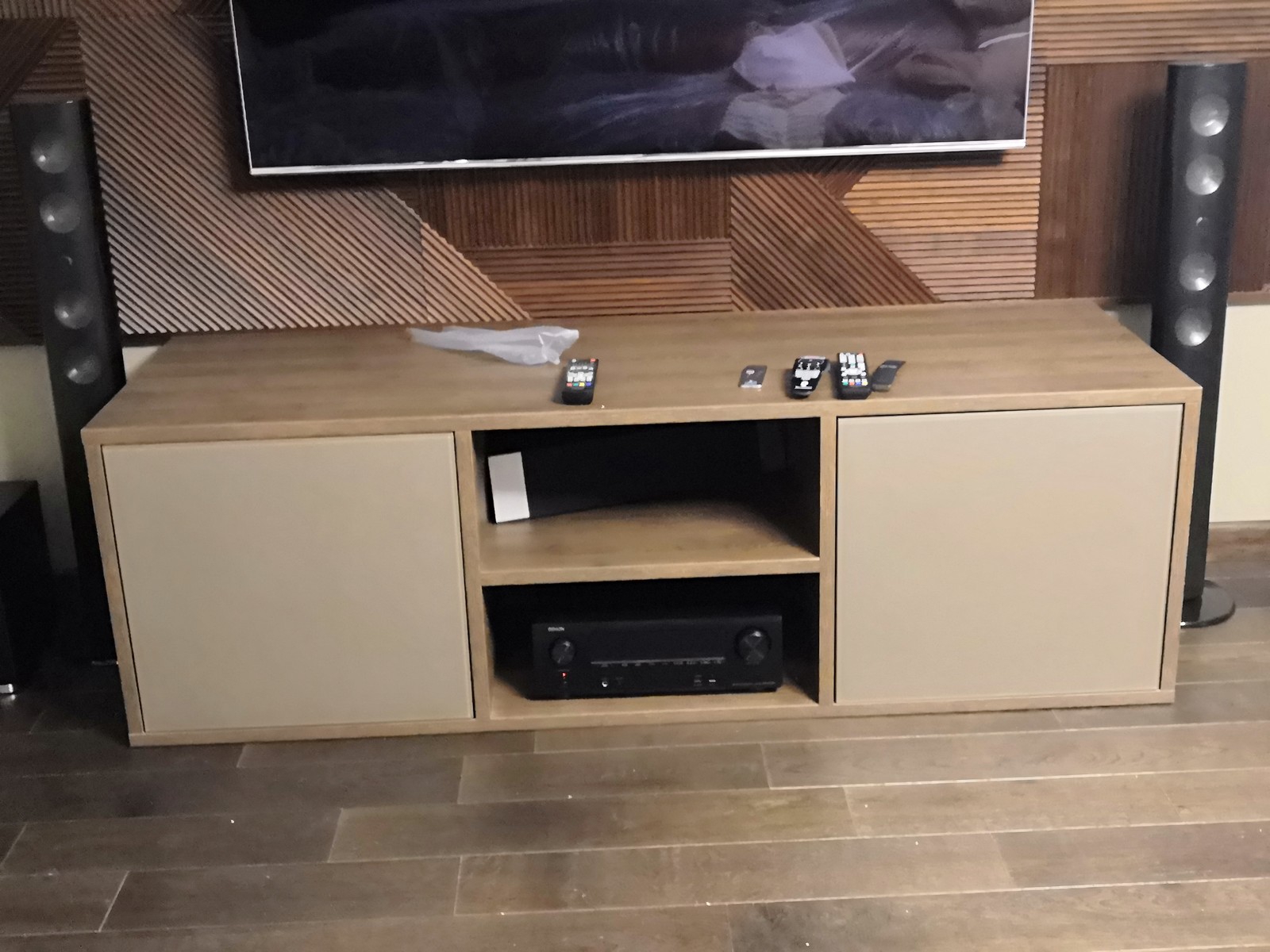 Тумба под тв raumplus