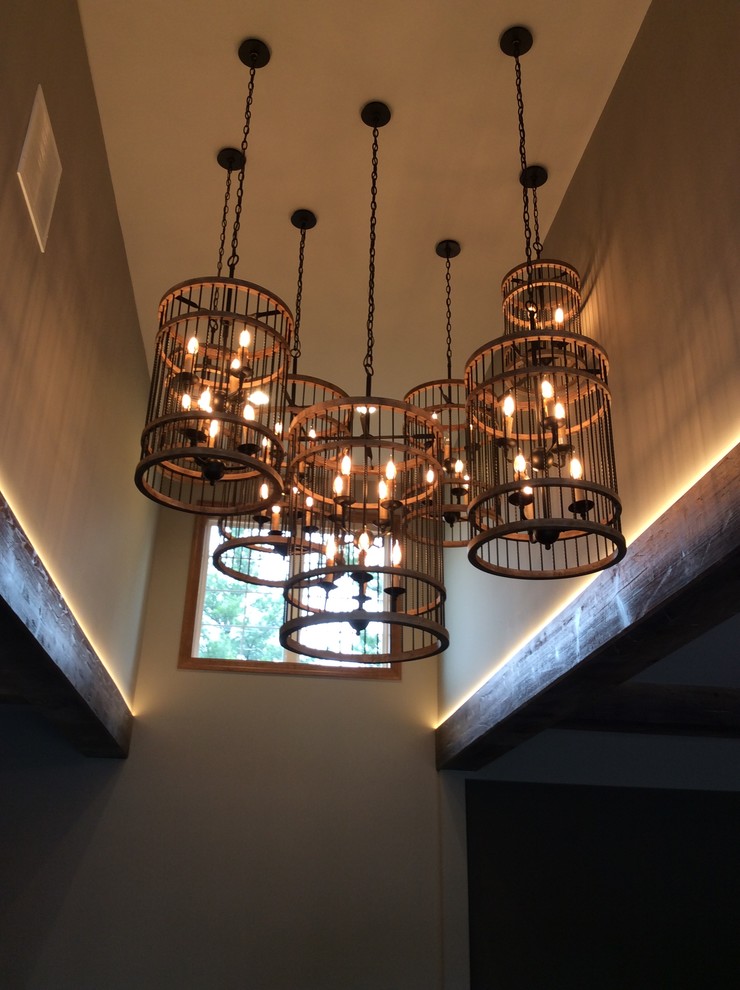 Example of a mountain style entryway design in Chicago