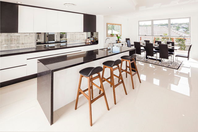 Kitchen/Dining modern-kueche
